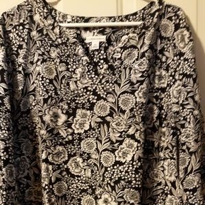 Croft & Barrow XL black and white top.